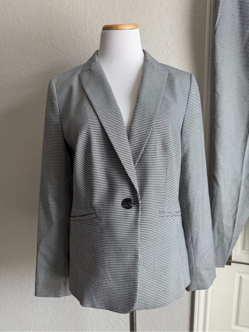 Talbots Square Houndstooth Blazer - Picture 2 of 11